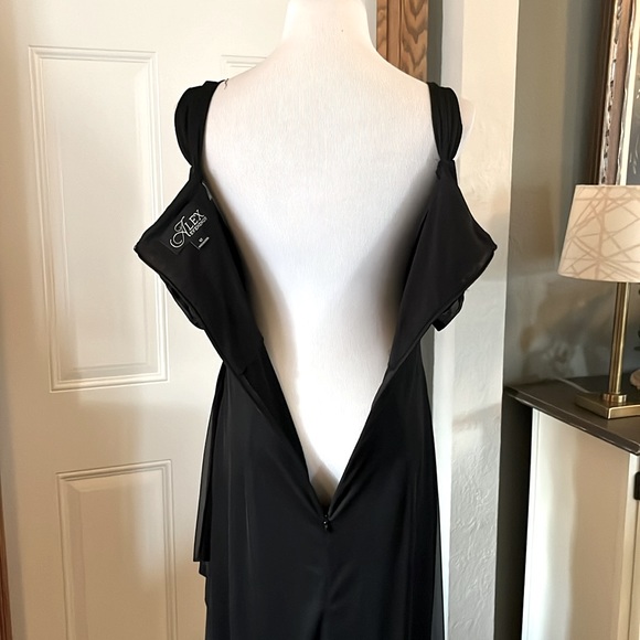 Alex Evening Black Cold Shoulder Dress - Picture 5 of 10